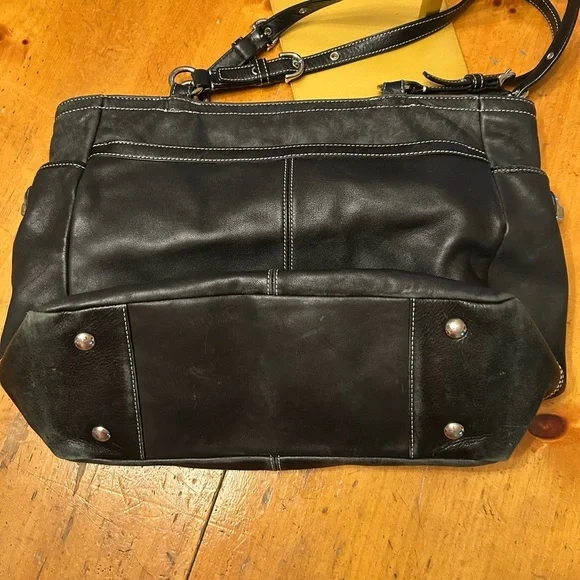 Coach Vintage Black Leather Hand Bag - Picture 9 of 16